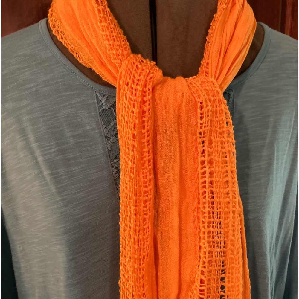 Long fringed yellow gold scarf 🧣